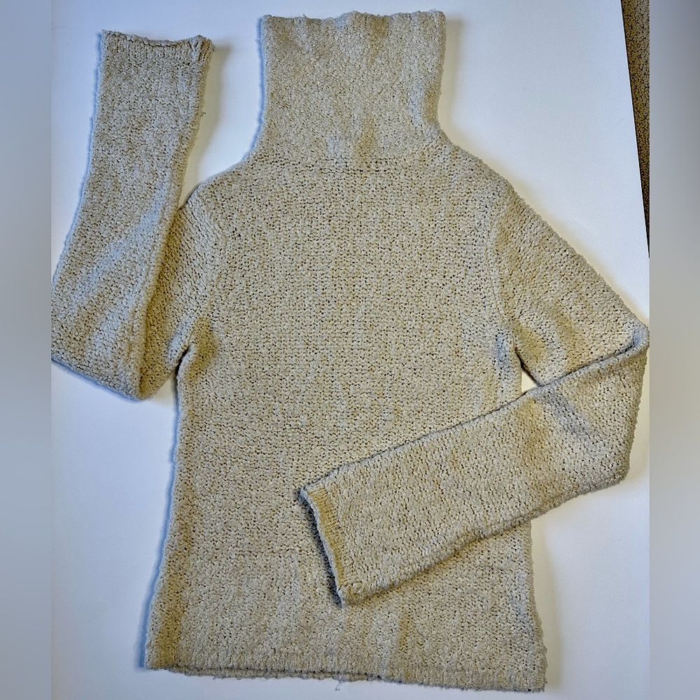 J crew cream boucle’ knit pullover turtleneck sweater sz M